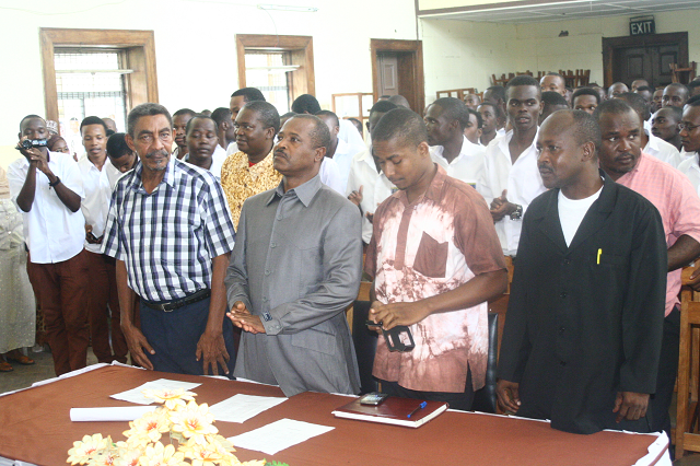 GUEST OF HONOR,HEADMASTER AND OTHER GUESTS DURING THE GRADUATION